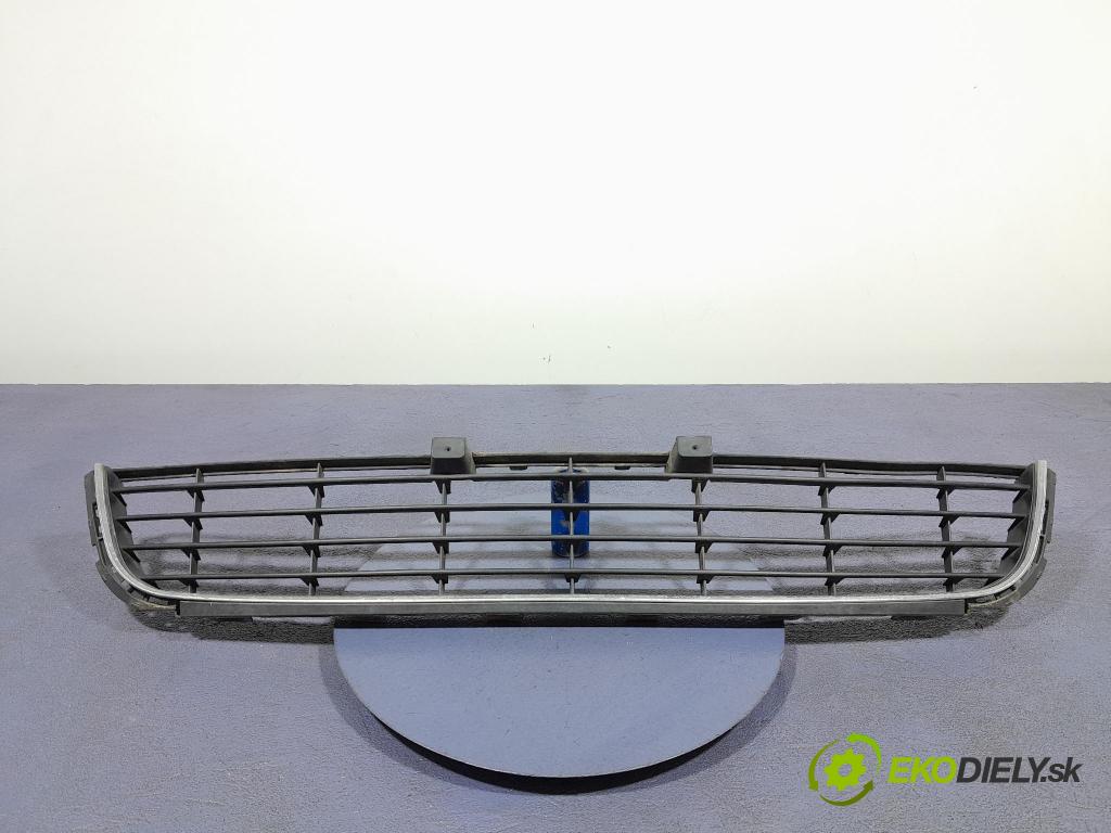 Vw Golf 2012 miežka / Gril: 5K0853677