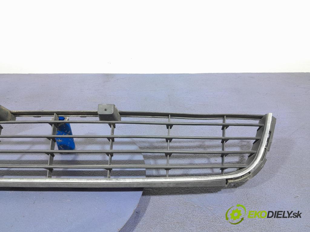 Vw Golf 2012 miežka / Gril: 5K0853677