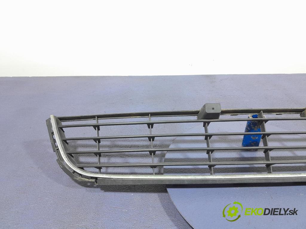 Vw Golf 2012 miežka / Gril: 5K0853677