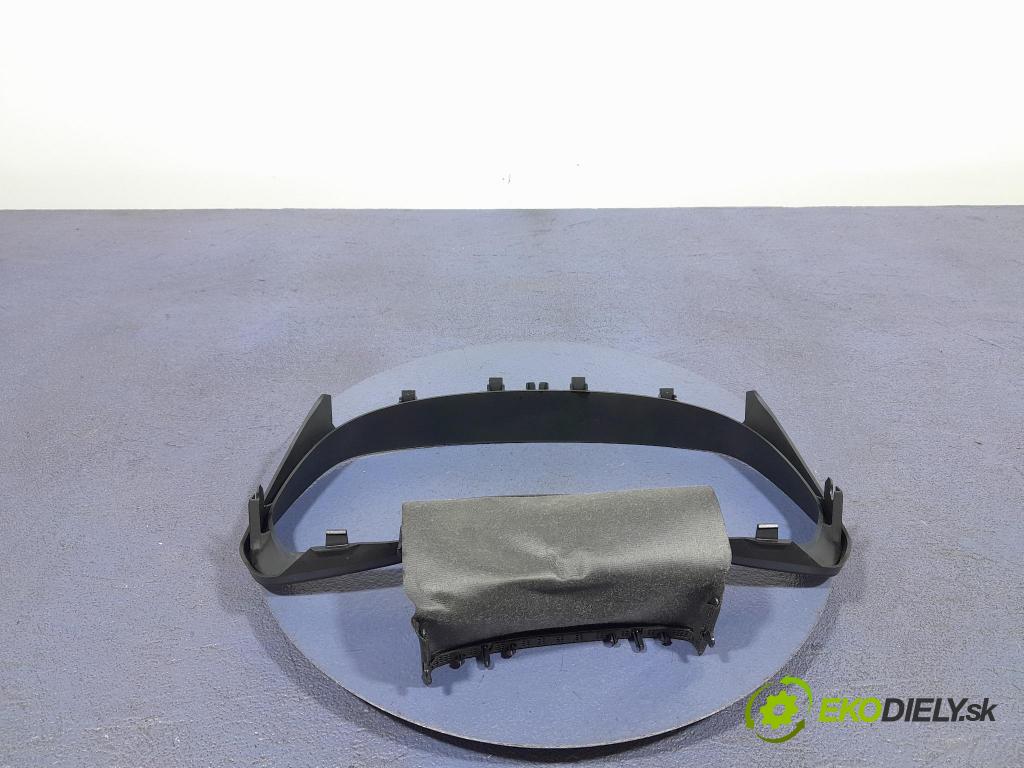 Skoda Octavia 2021 kryt Plast: Interiéry: 5E3857053D