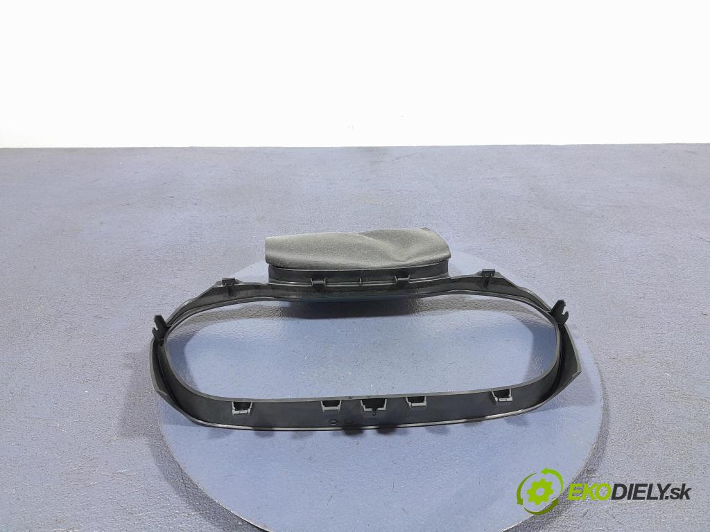 Skoda Octavia 2021 kryt Plast: Interiéry: 5E3857053D