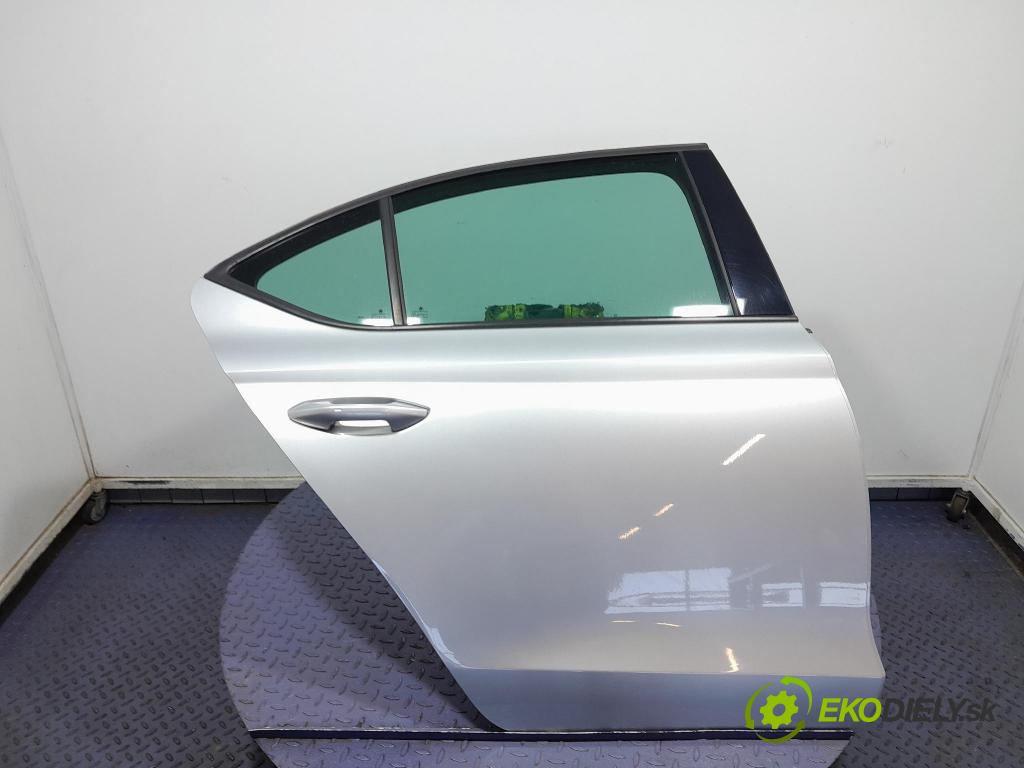 Skoda Octavia 2021 dveře Zad: prave