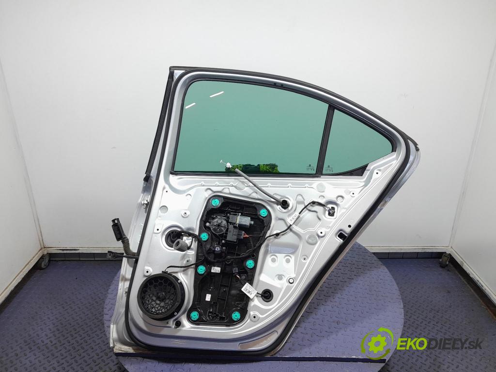 Skoda Octavia 2021 dveře Zad: prave 