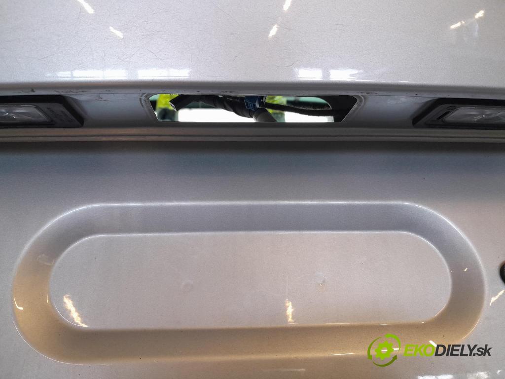 Skoda Octavia 2021 zadna dveře kufra: kufra: