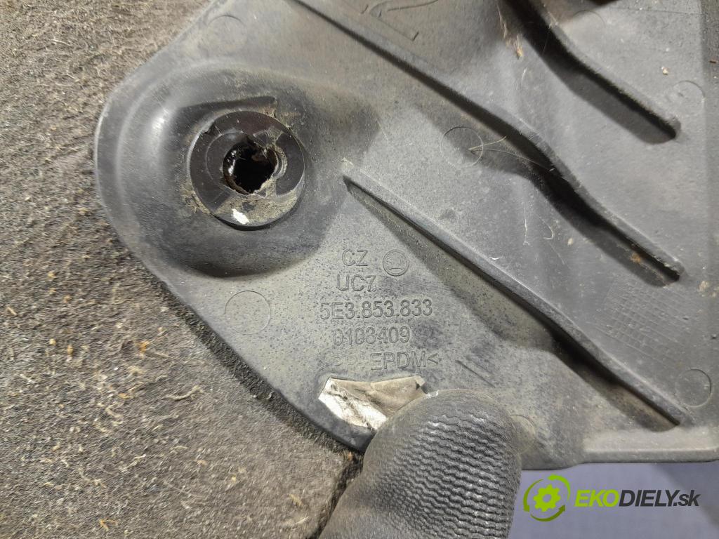 Skoda Octavia 2021 blatník: plastický: Zad: 5E3853833