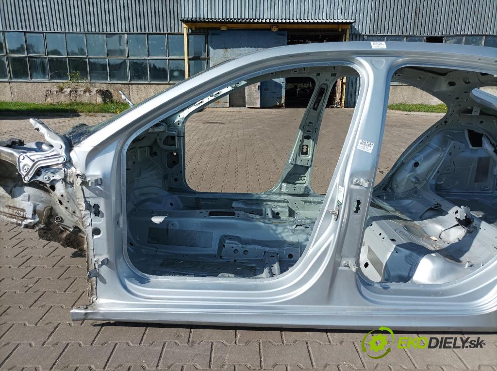 Skoda Octavia 2021 práh Levý: