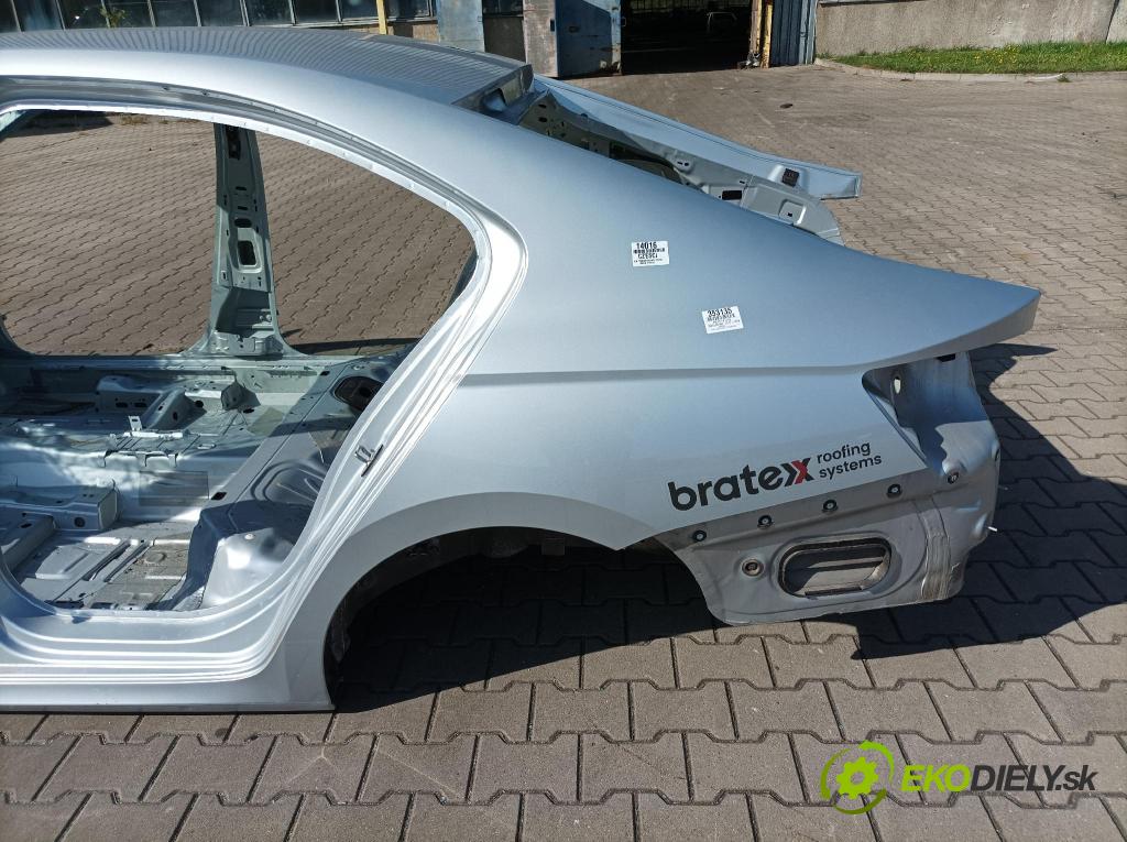 Skoda Octavia 2021 blatnik Zad: Levý: