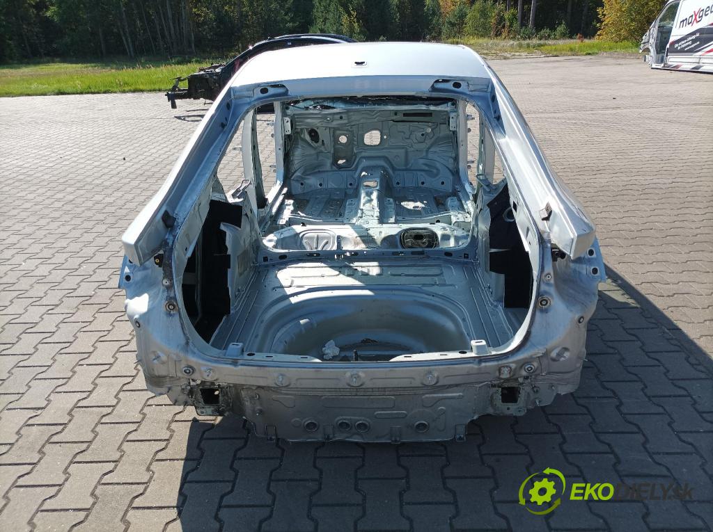 Skoda Octavia 2021 blatnik Zad: v pravo:
