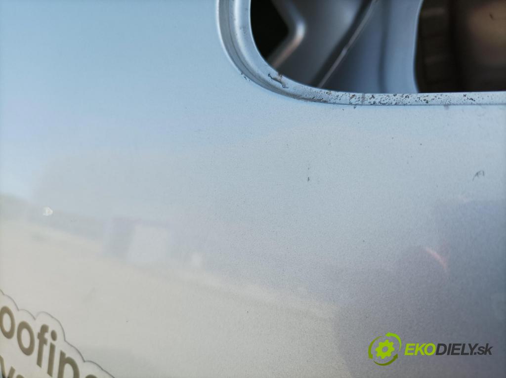 Skoda Octavia 2021 blatnik Zad: v pravo: 