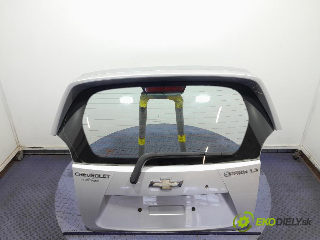 Chevrolet Spark 2010 zadní dveře kufra: kufr