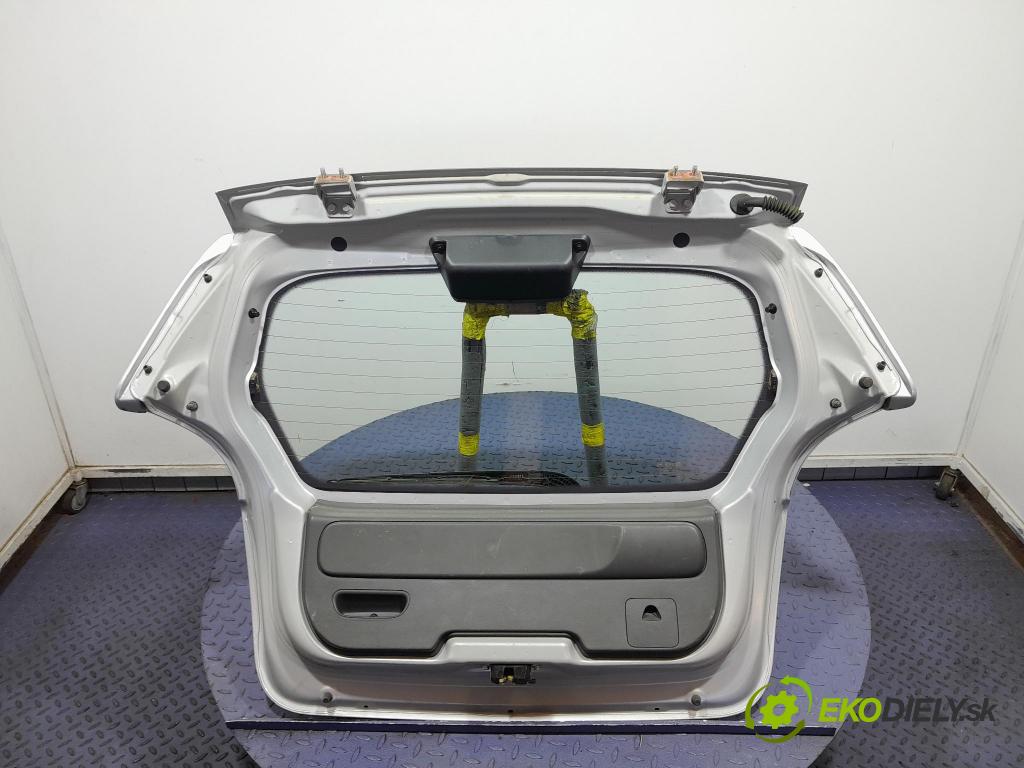 Chevrolet Spark 2010 zadní dveře kufra: kufr