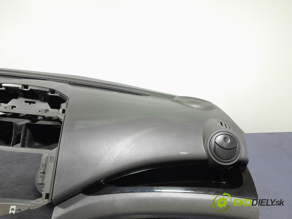 Chevrolet Spark 2010 kokpit,pristrojová doska