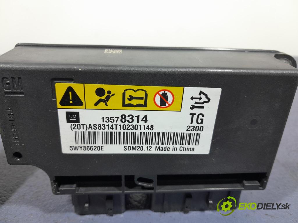 Chevrolet Spark 2010 kokpit,pristrojová doska