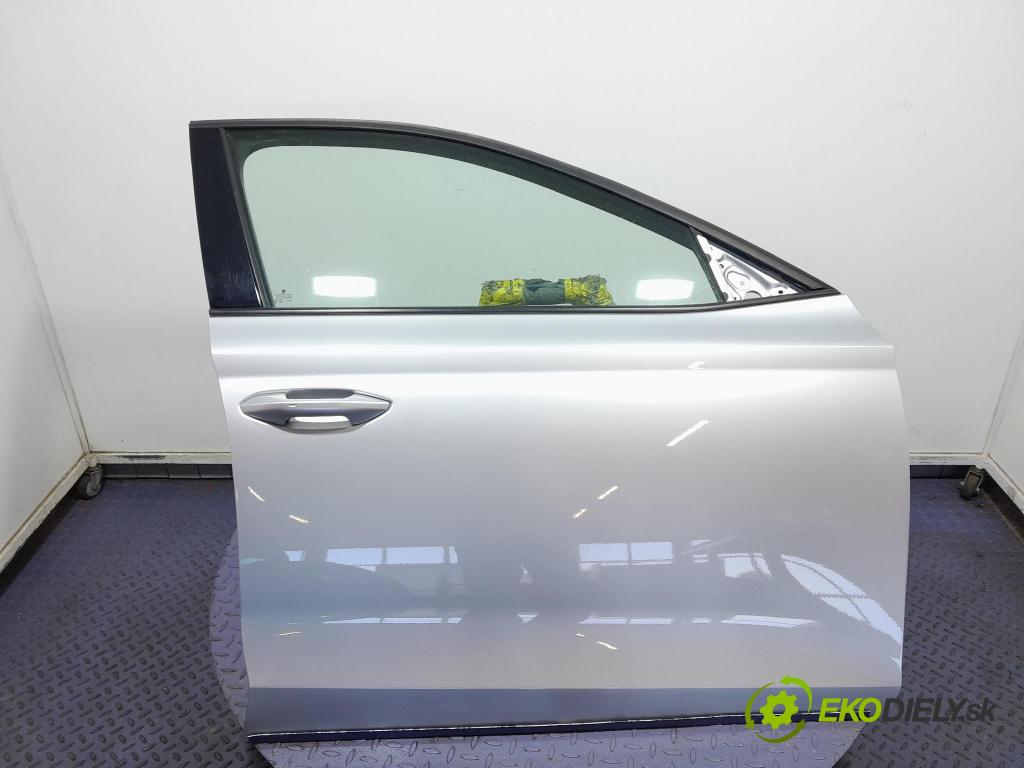 Skoda Octavia 2021 dveře před prave