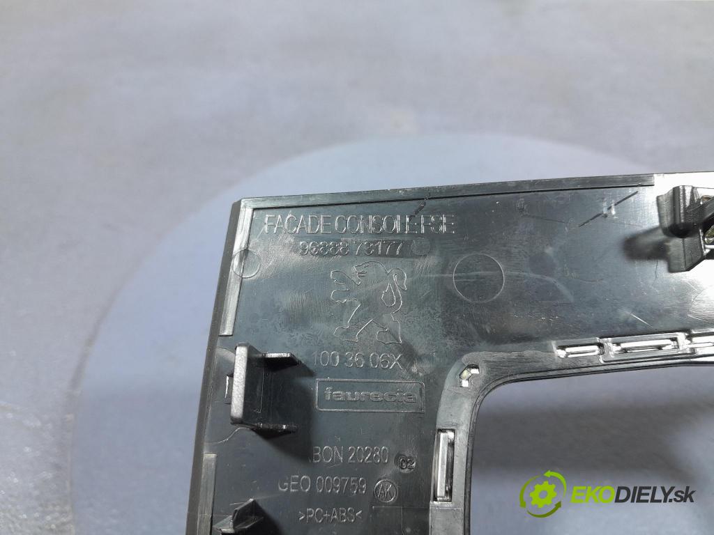 Peugeot 508 2016 lišta Dekoratívní: Uvnitř 9688873177