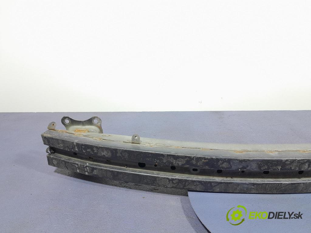 Subaru Impreza 2010 výztuha narazník před