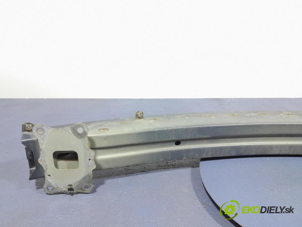 Subaru Impreza 2010 výztuha narazník před