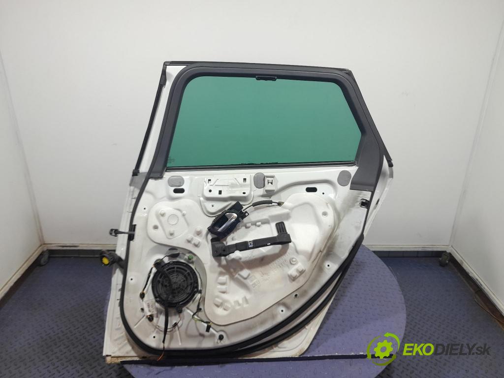 Peugeot 508 2016 dveře Zad: prave 