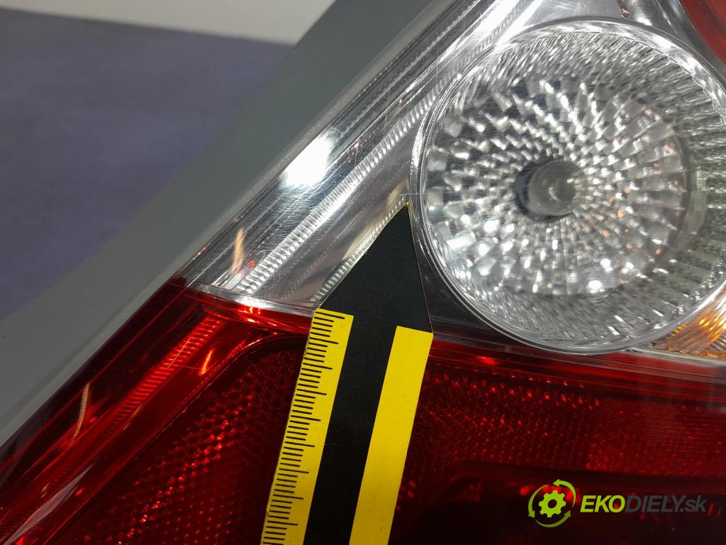Honda Civic 2004 svetlo / reflektor zad Prava: Vonkajsia: