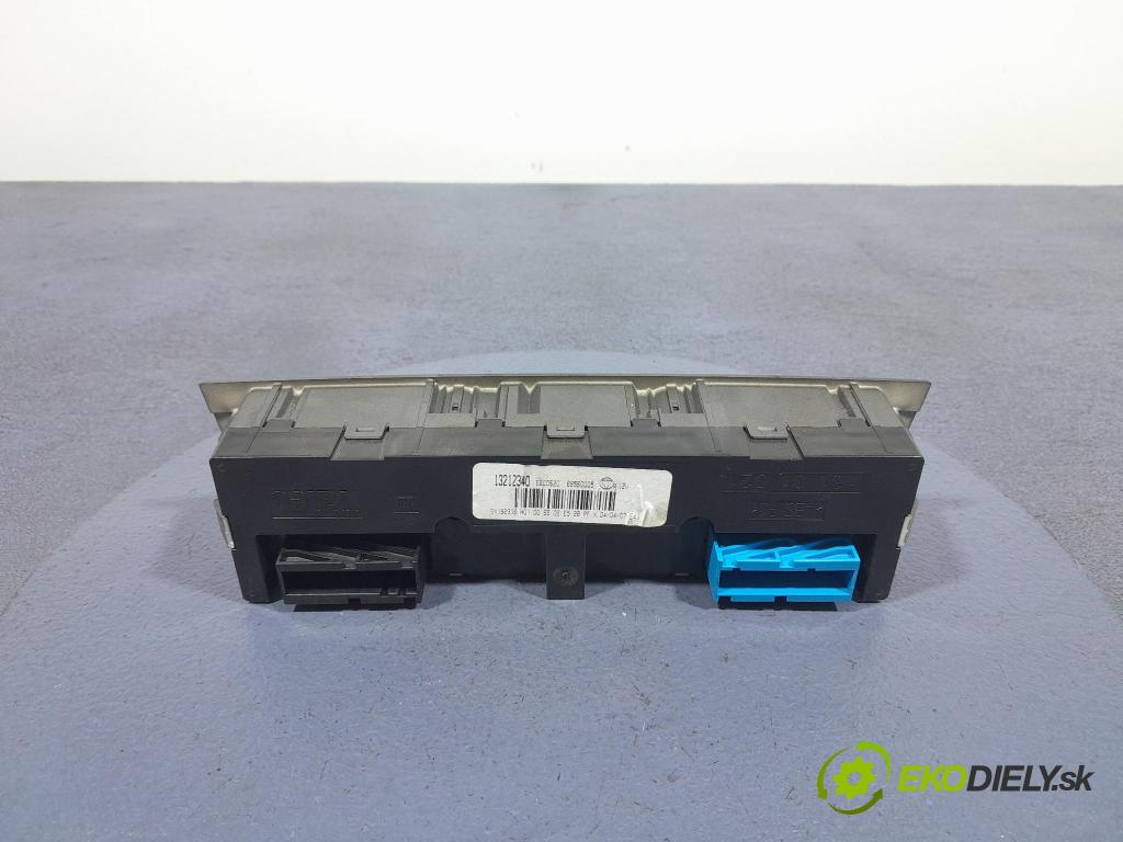 Opel Vectra 2007 prepínač Klimatizácia: Prúd vzduchu: 13212340