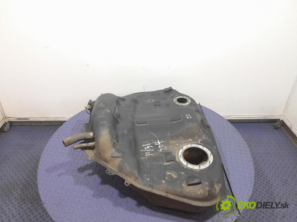 Subaru Impreza 2010 Nádrž: paliva
