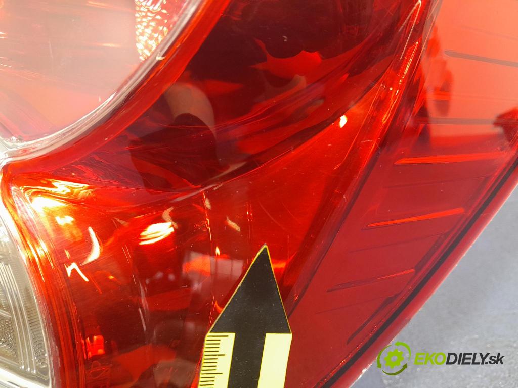 Chevrolet Aveo 2013 svetlo / reflektor zad Prava: Vonkajsia: