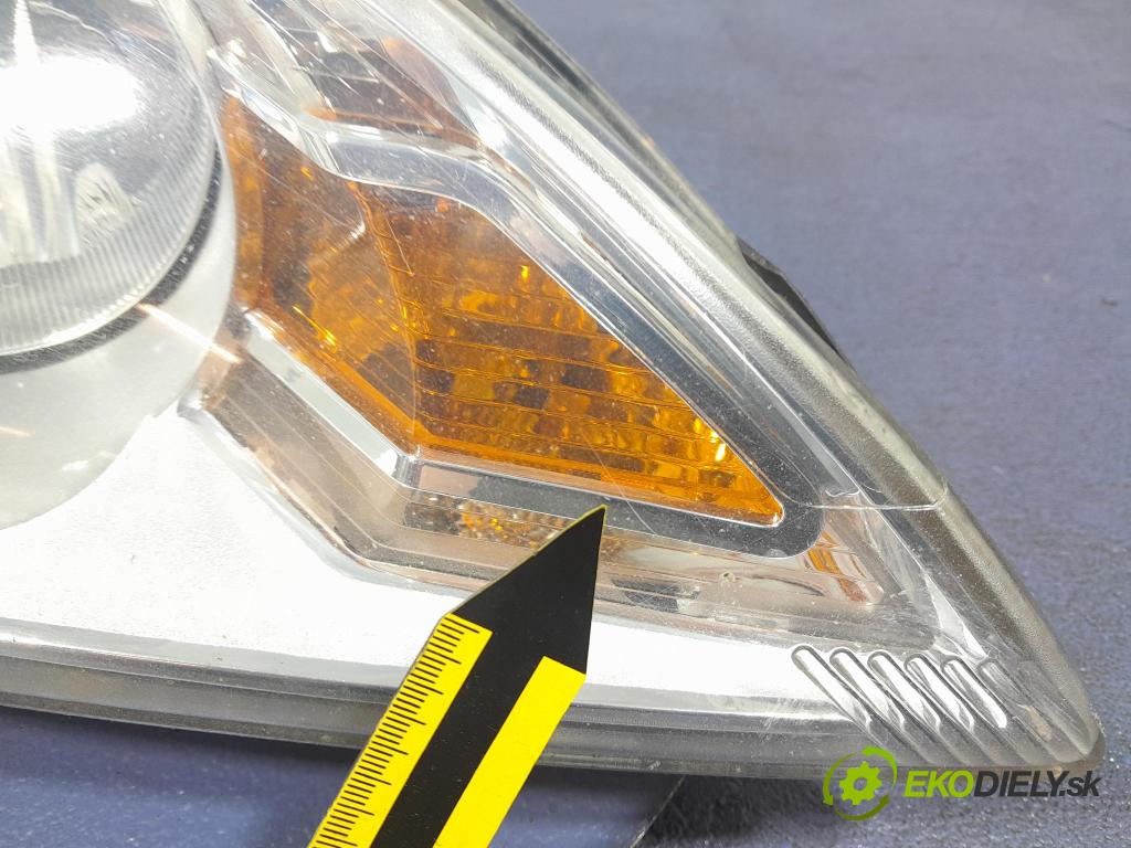 Ford Focus 2010 Reflektor: v pravo: 8M51-13W029-AF