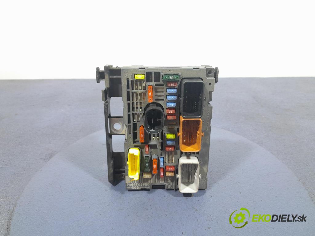 Peugeot 3008 2009 skrinka Poistky: 9664705980