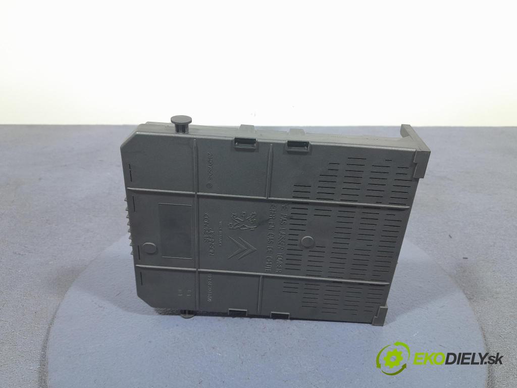 Peugeot 3008 2009 skrinka Poistky: 9664059080