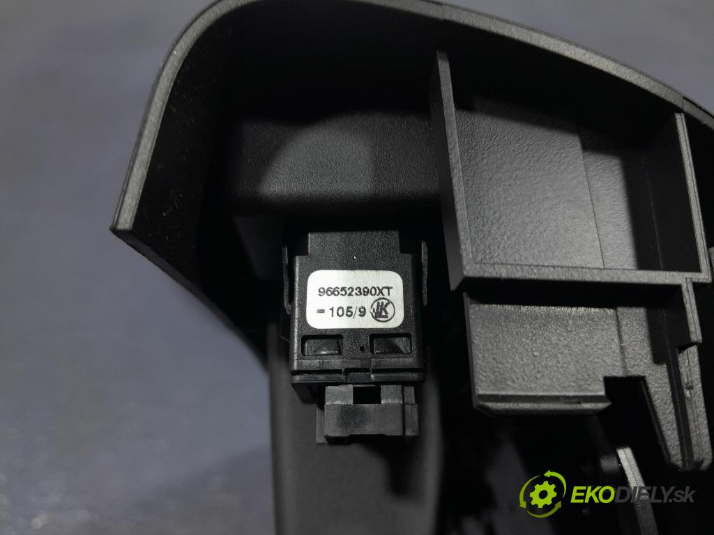 Peugeot 3008 2009 GRIDS: Prúd vzduchu: Vzduch: 9685023677