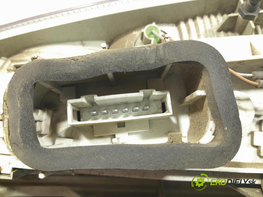 Skoda Roomster 2013 svetlo / reflektor zad ľavá Vonkajsia: 5J7945095