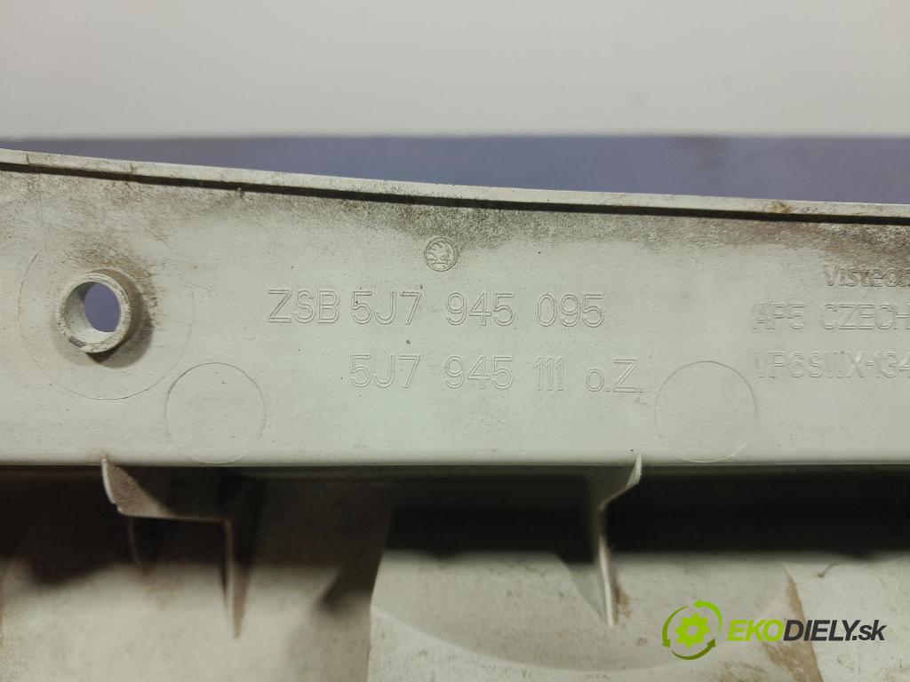 Skoda Roomster 2013 svetlo / reflektor zad ľavá Vonkajsia: 5J7945095