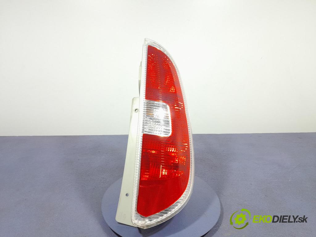 Skoda Roomster 2013 svetlo / reflektor zad Prava: Vonkajsia: 5J7945096