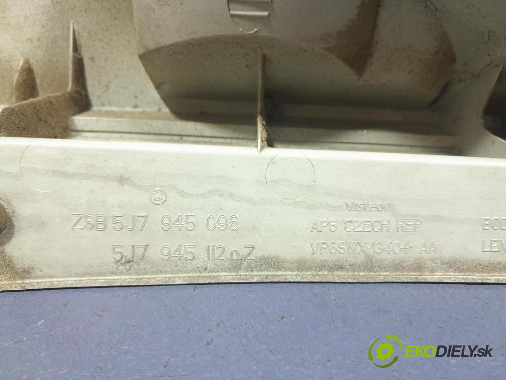 Skoda Roomster 2013 svetlo / reflektor zad Prava: Vonkajsia: 5J7945096