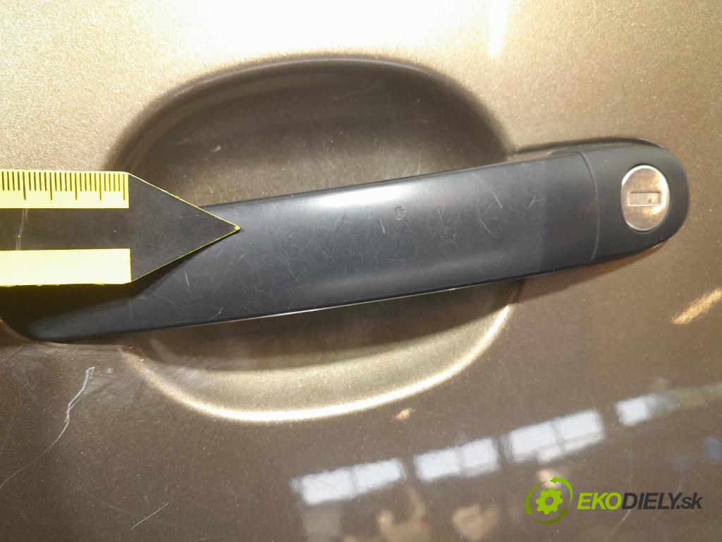Skoda Roomster 2013 dvere Predné Vľavo: