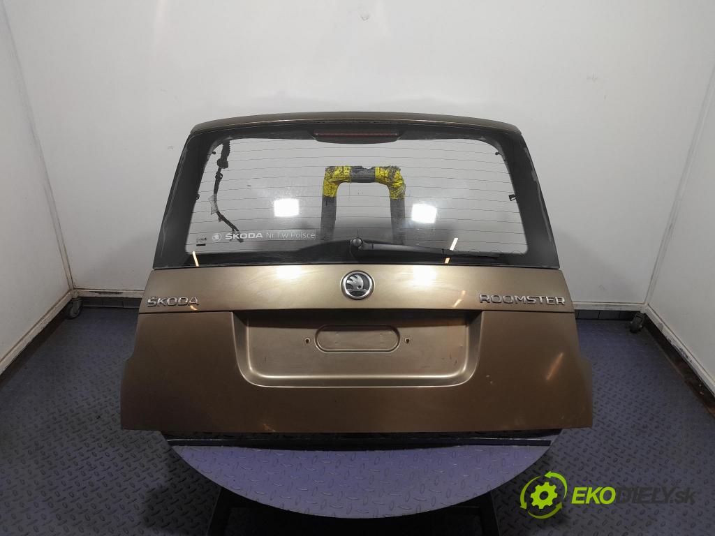 Skoda Roomster 2013 zadní dveře kufra: kufr
