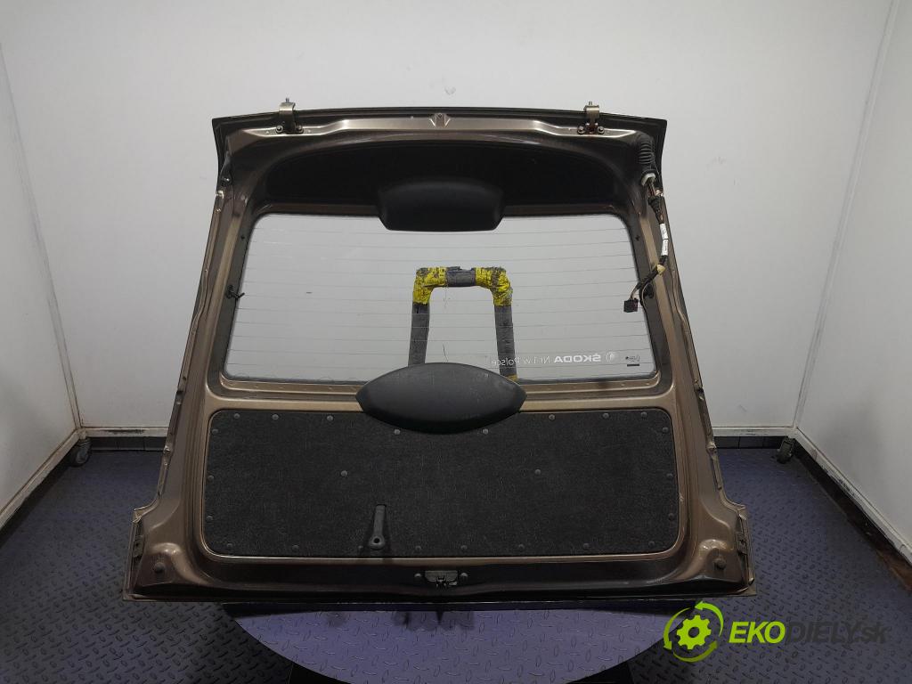 Skoda Roomster 2013 zadní dveře kufra: kufr