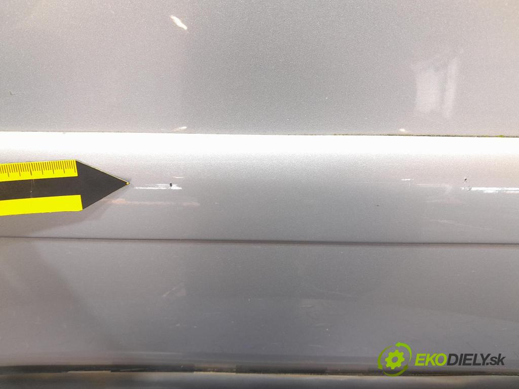 Audi A4 2000 dveře Zad: prave
