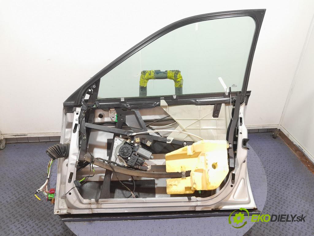 Audi A4 2000 dvere Predné pravé 