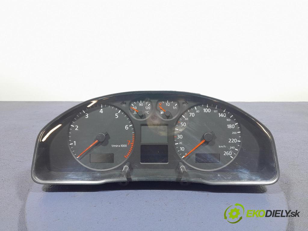 Audi A4 2000 prístrojovka/ budíky 8D0920900B