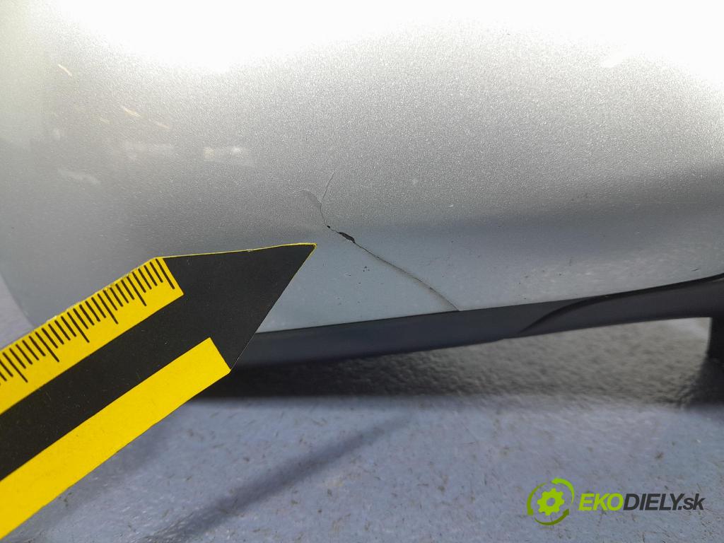 Audi A4 2000 zpětné zrcátko prave