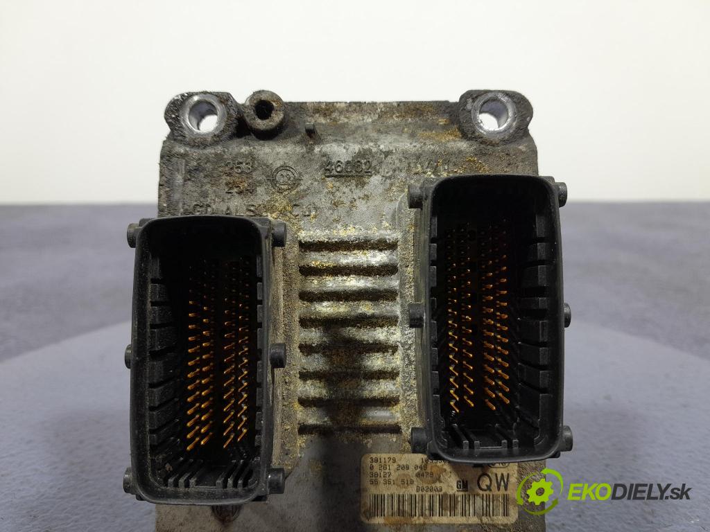 Opel Vectra 2003 řídící jednotka Motor: 55351519
