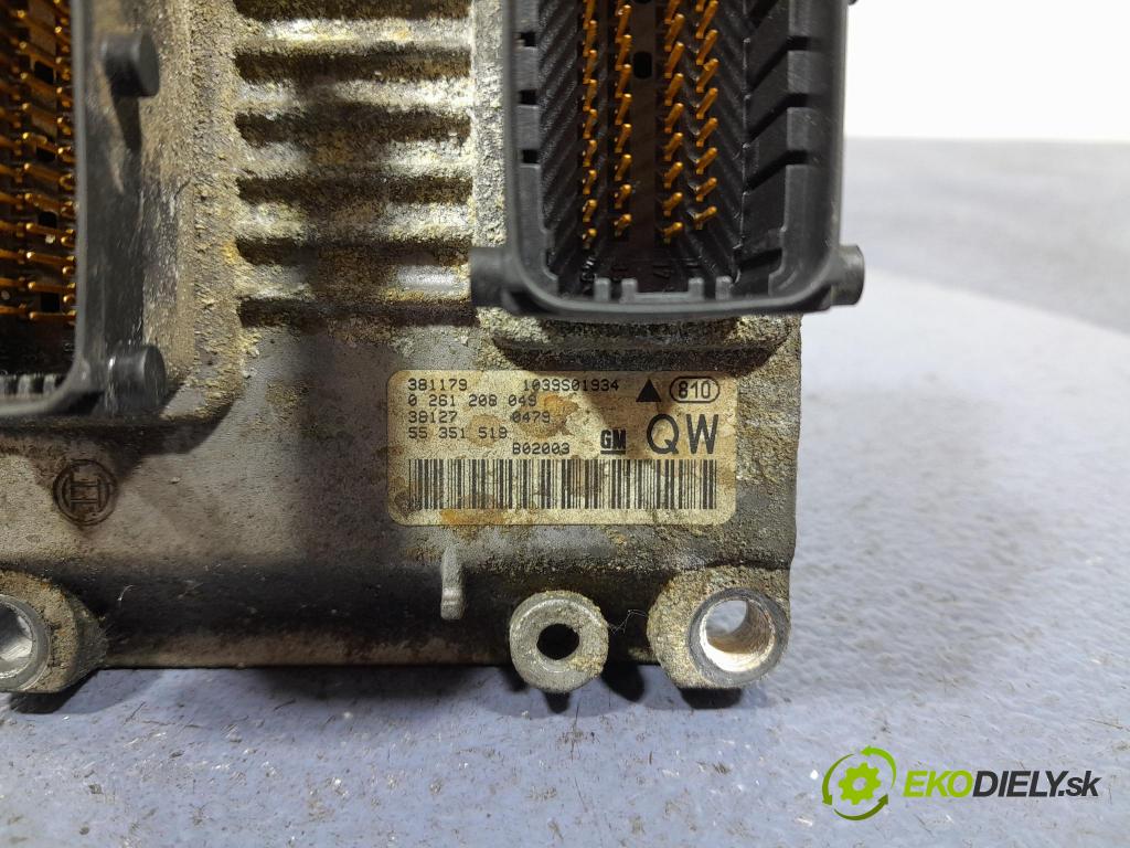 Opel Vectra 2003 řídící jednotka Motor: 55351519