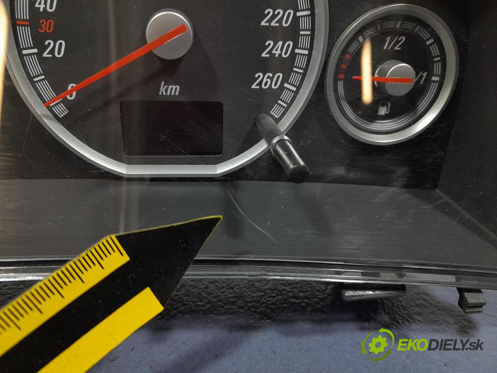 Opel Vectra 2003 Přístrojová deska 13140917SQ