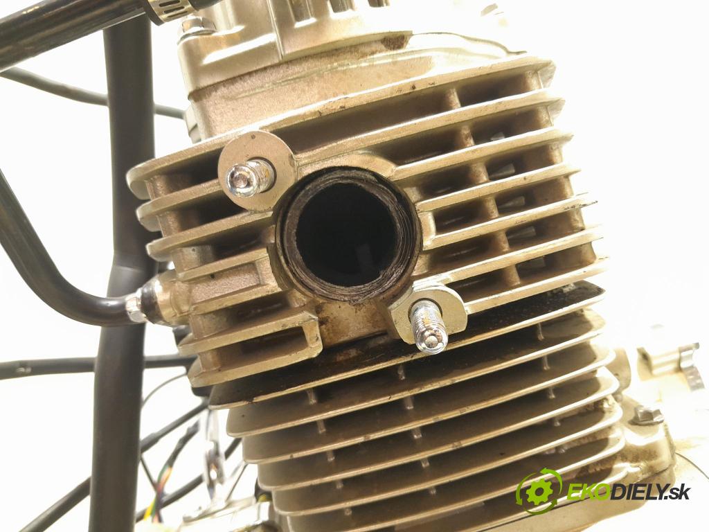 Romet K-125 2014 motor Benzín SK156FMI