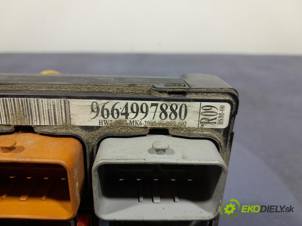 Peugeot 207 2009 skrinka Poistky: 9664997880
