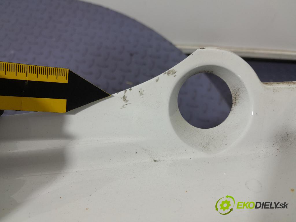 Citroen C3 2014 nárazník Zad: