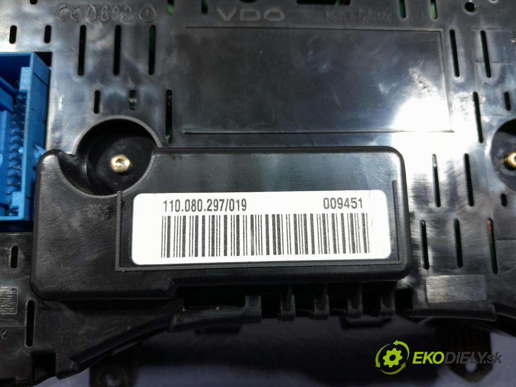 Audi A3 2005 Přístrojová deska 8P0920930S