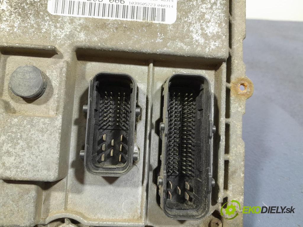 Smart Fortwo 2004 riadiaca jednotka Motor: 0010020V001