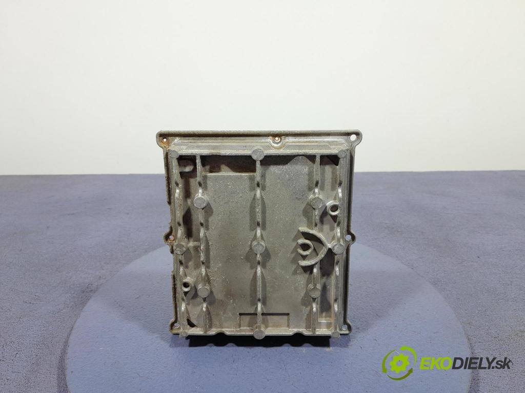 Smart Fortwo 2004 riadiaca jednotka Motor: 0010020V001
